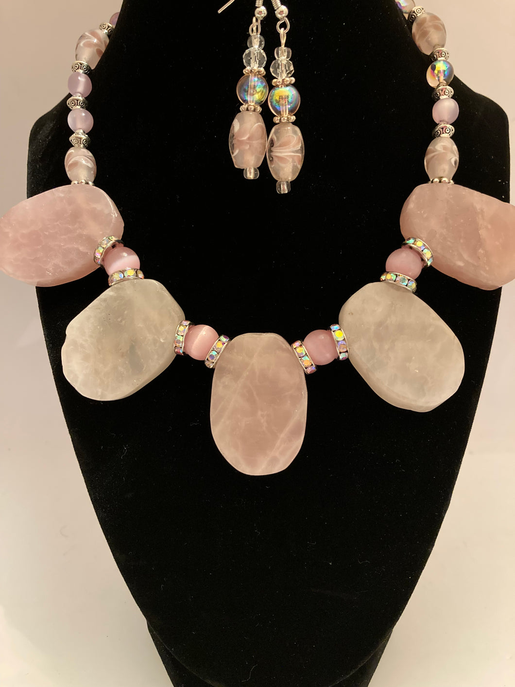 Rose quartz, glass and rhinestone beads 