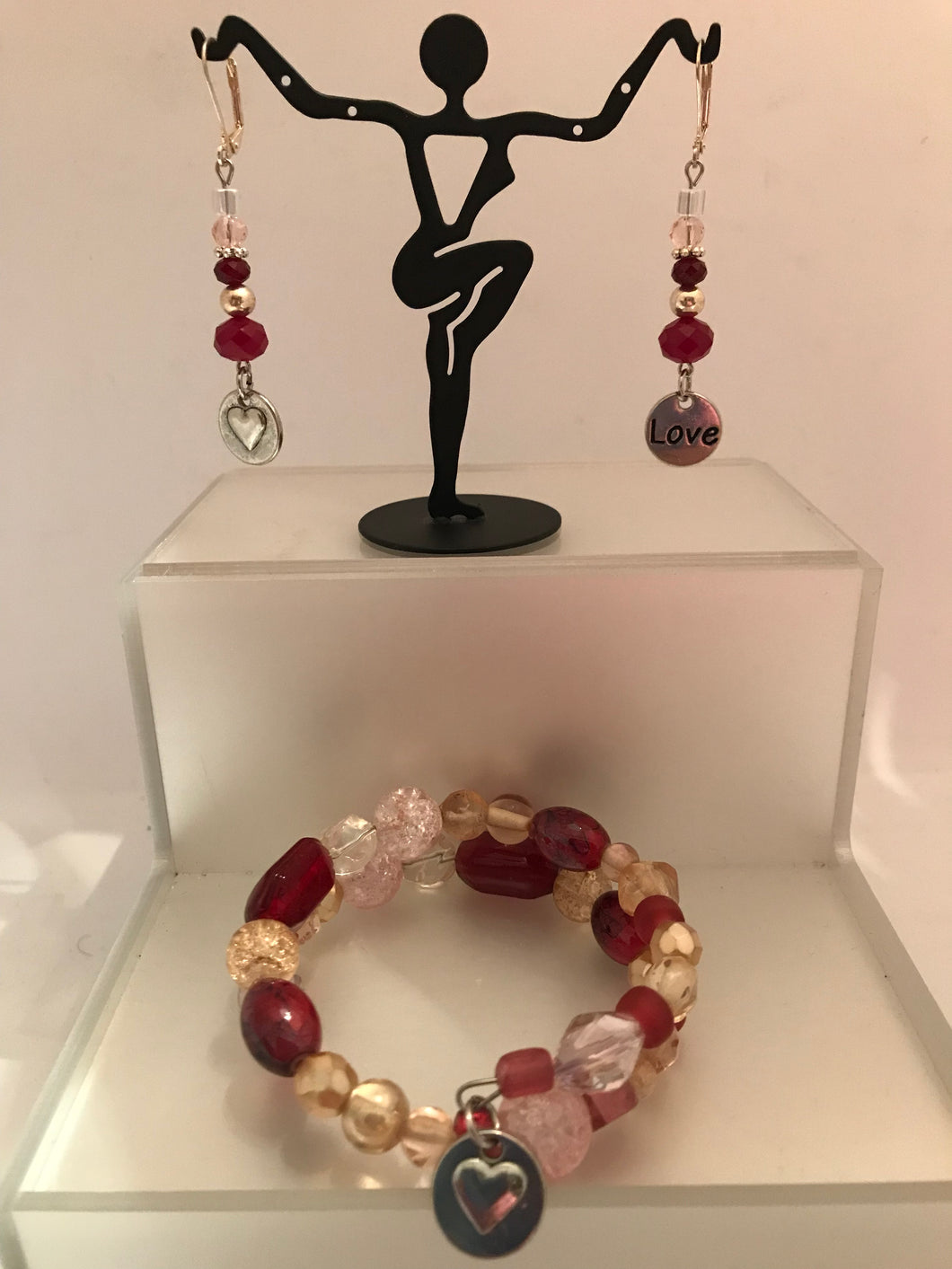 Memory wire red and pink 2 strand bracelet with dangling earrings set